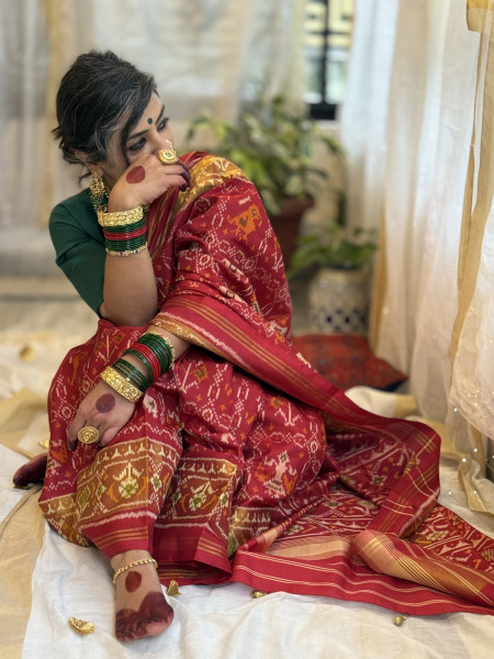 RED SINGLE IKKAT PATOLA  HAND WOVEN SILK SARI