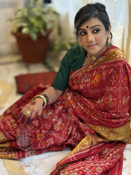 RED SINGLE IKKAT PATOLA  HAND WOVEN SILK SARI