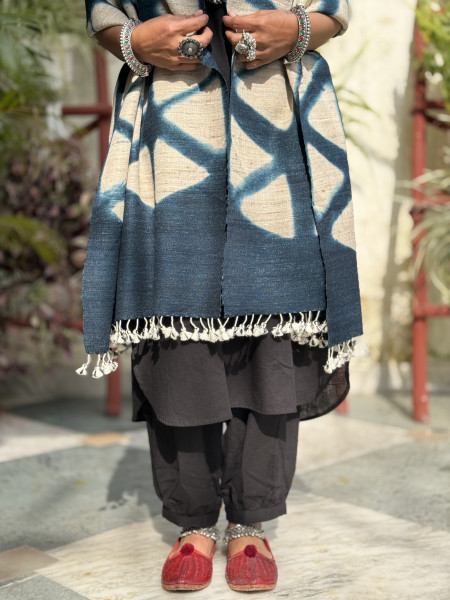 BEIGE & INDIGO CLAMP DYE SILK & WOOL STOLE