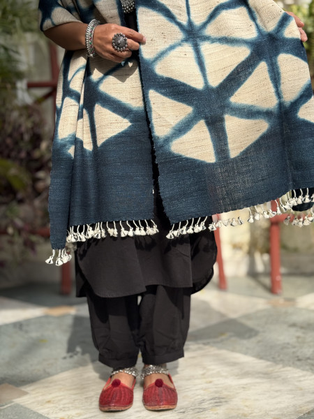 BEIGE & INDIGO CLAMP DYE SILK & WOOL STOLE