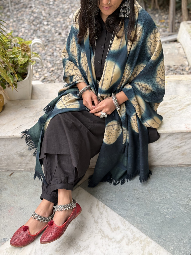 Image of DEEP INDIGO PURE WOOL CLAMP DYE ajrakh hand dyed shaWL