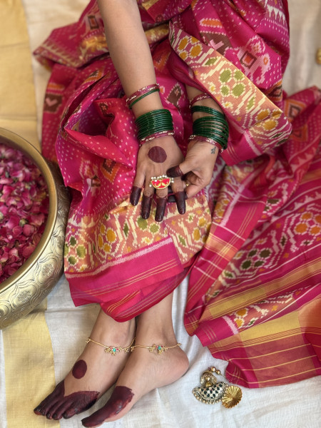 PINK SINGLE IKKAT PATOLA  HAND WOVEN SILK SARI