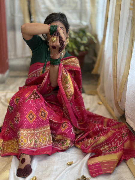 PINK SINGLE IKKAT PATOLA  HAND WOVEN SILK SARI