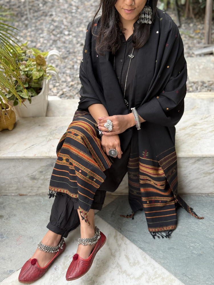 Image of BLACK PURE WOOL hand dyed woven shaWL