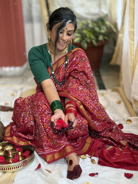 RED SINGLE IKKAT PATOLA  HAND WOVEN SILK SARI