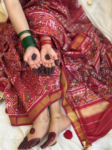 RED SINGLE IKKAT PATOLA  HAND WOVEN SILK SARI