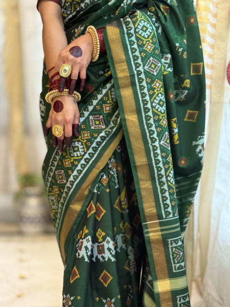 BOTTLE GREEN SINGLE IKKAT PATOLA  HAND WOVEN SILK SARI