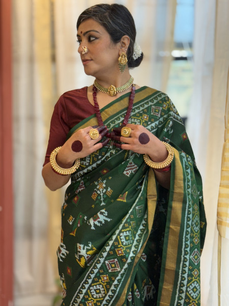 BOTTLE GREEN SINGLE IKKAT PATOLA  HAND WOVEN SILK SARI