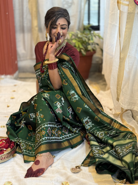 BOTTLE GREEN SINGLE IKKAT PATOLA  HAND WOVEN SILK SARI