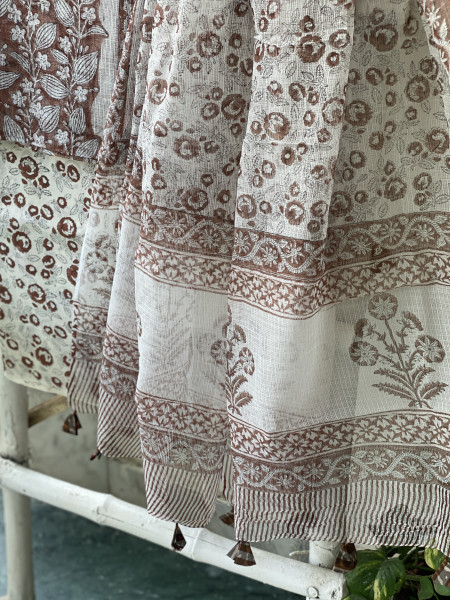 BROWN-OFF WHITE HAND BLOCK PRINT KOTA DUPATTA SET