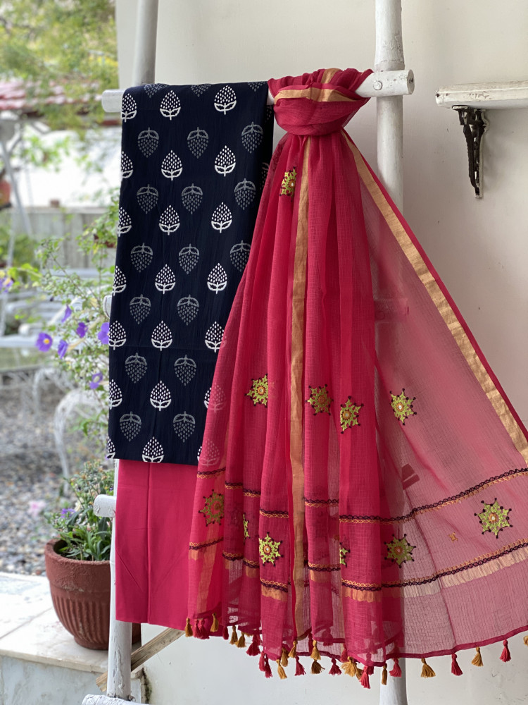 Image of BLACK &amp; ROSE PHULWARI HAND EMBROIDERED KOTA DUPATTA SET