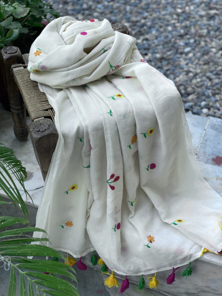 WHITE COTTON MULMUL EMBROIDERED SARI