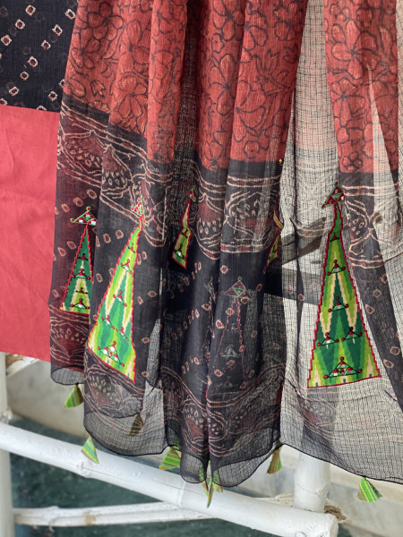 BLACK-MAROON HAND BLOCK PRINT KOTA EMBROIDERED DUPATTA SET