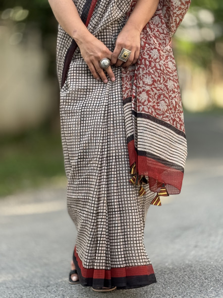 BEIGE-MAROON HAND BLOCK PRINT COTTON KOTA SARI