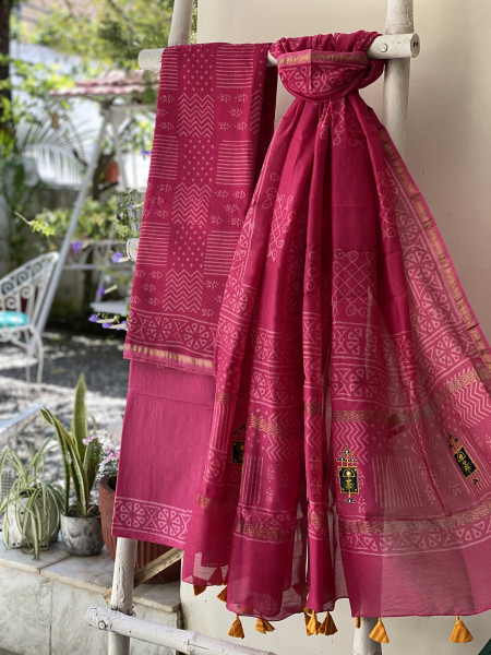MAGENTA CHANDERI COTTON BLOCK PRINT EMBROIDERED DUPATTA SET