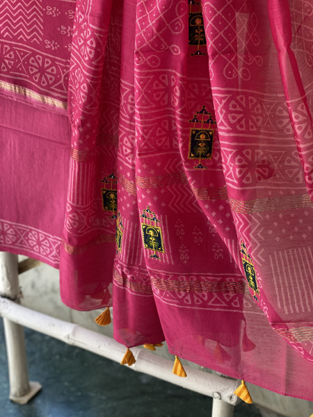 MAGENTA CHANDERI COTTON BLOCK PRINT EMBROIDERED DUPATTA SET