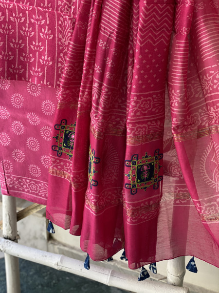 MAGENTA CHANDERI COTTON BLOCK PRINT EMBROIDERED DUPATTA SET