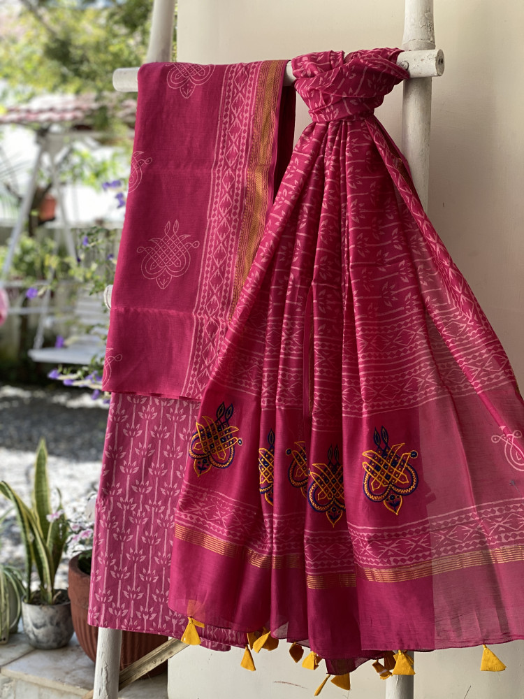 Image of MAGENTA CHANDERI COTTON BLOCK PRINT EMBROIDERED DUPATTA SET