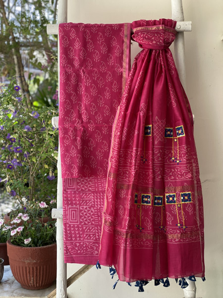 MAGENTA CHANDERI COTTON BLOCK PRINT EMBROIDERED DUPATTA SET