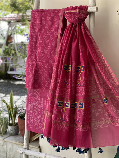 MAGENTA CHANDERI COTTON BLOCK PRINT EMBROIDERED DUPATTA SET