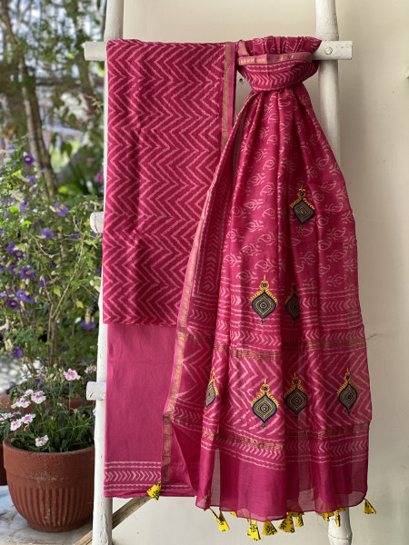 MAGENTA CHANDERI COTTON BLOCK PRINT EMBROIDERED DUPATTA SET
