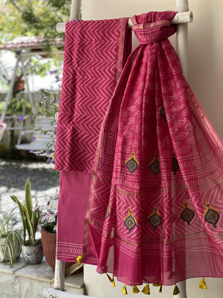 MAGENTA CHANDERI COTTON BLOCK PRINT EMBROIDERED DUPATTA SET