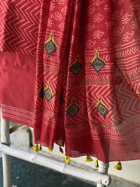 RED CHANDERI COTTON BLOCK PRINT EMBROIDERED DUPATTA SET