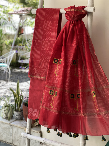 RED CHANDERI COTTON BLOCK PRINT EMBROIDERED DUPATTA SET