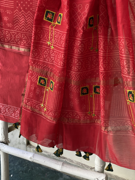 RED CHANDERI COTTON BLOCK PRINT EMBROIDERED DUPATTA SET