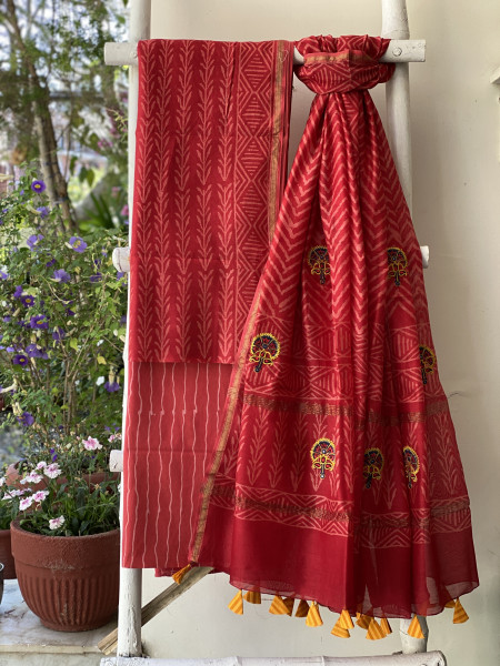 RED CHANDERI COTTON BLOCK PRINT EMBROIDERED DUPATTA SET