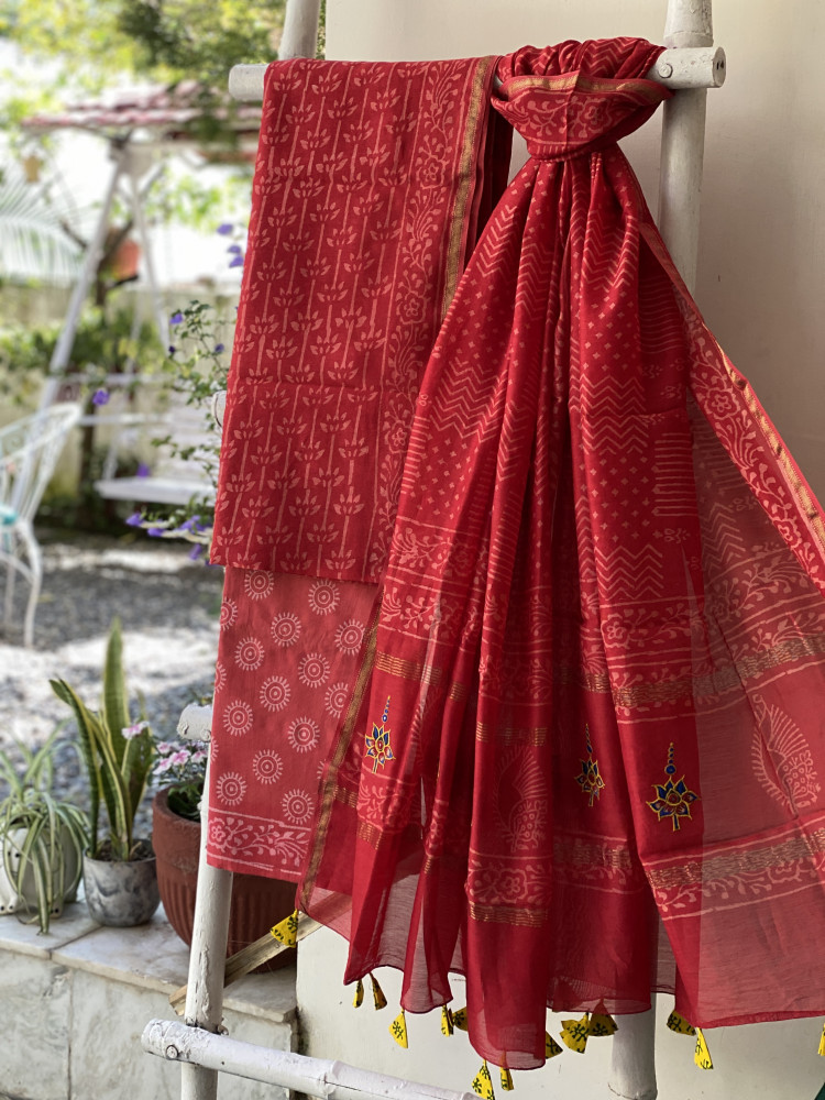 Image of RED CHANDERI COTTON BLOCK PRINT EMBROIDERED DUPATTA SET