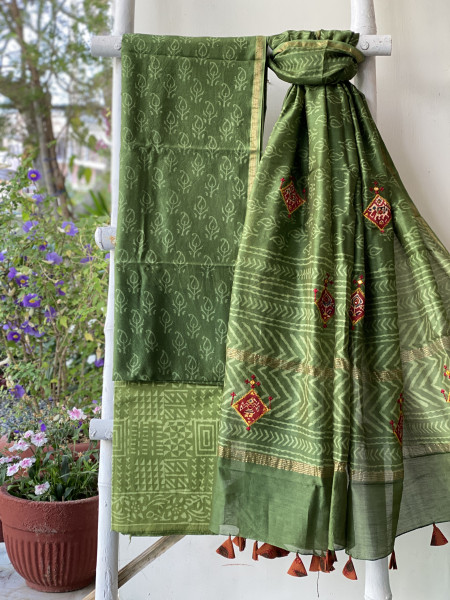 GREEN CHANDERI COTTON BLOCK PRINT EMBROIDERED DUPATTA SET