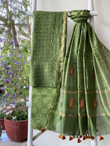 GREEN CHANDERI COTTON BLOCK PRINT EMBROIDERED DUPATTA SET