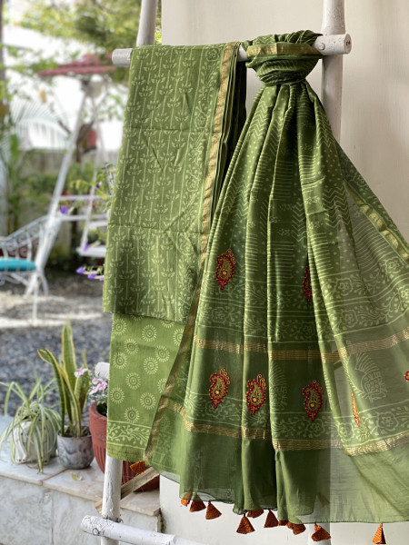 GREEN CHANDERI COTTON BLOCK PRINT EMBROIDERED DUPATTA SET