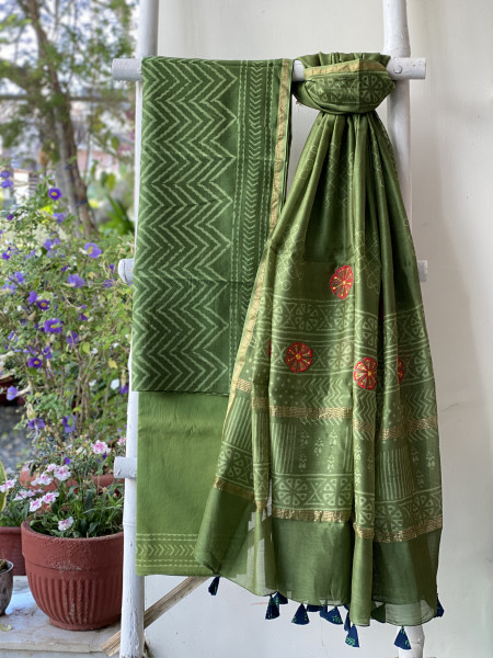 GREEN CHANDERI COTTON BLOCK PRINT EMBROIDERED DUPATTA SET