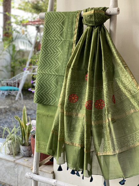 GREEN CHANDERI COTTON BLOCK PRINT EMBROIDERED DUPATTA SET