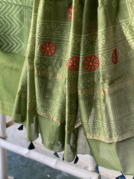 GREEN CHANDERI COTTON BLOCK PRINT EMBROIDERED DUPATTA SET