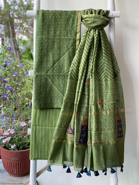GREEN CHANDERI COTTON BLOCK PRINT EMBROIDERED DUPATTA SET