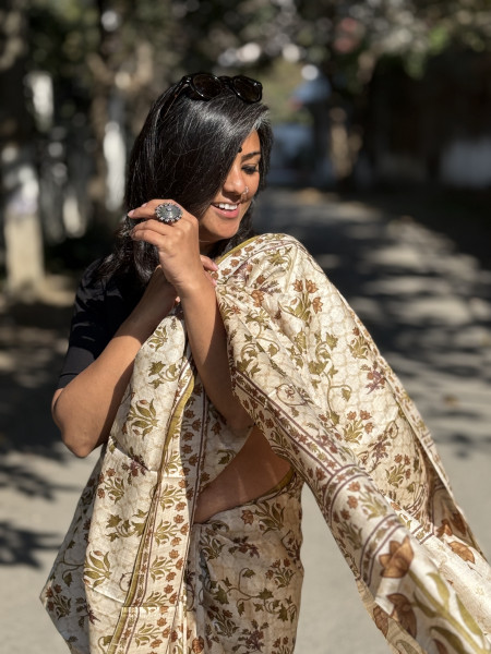 OFF WHITE-OLIVE BLOCK PRINT TUSSAR SILK SARI