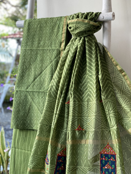 GREEN CHANDERI COTTON BLOCK PRINT EMBROIDERED DUPATTA SET
