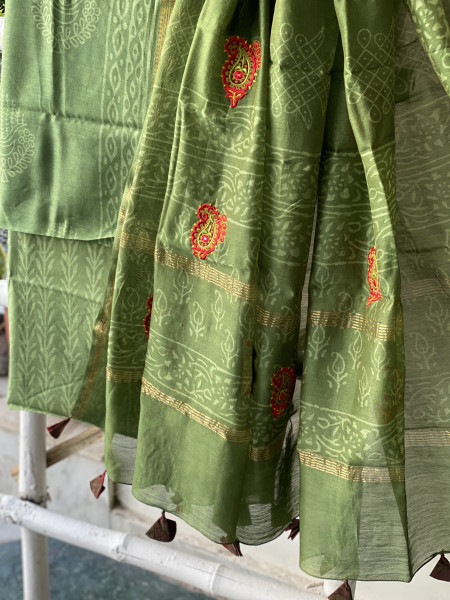 GREEN CHANDERI COTTON BLOCK PRINT EMBROIDERED DUPATTA SET