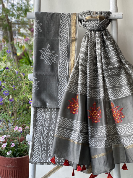 GREY CHANDERI COTTON BLOCK PRINT EMBROIDERED DUPATTA SET