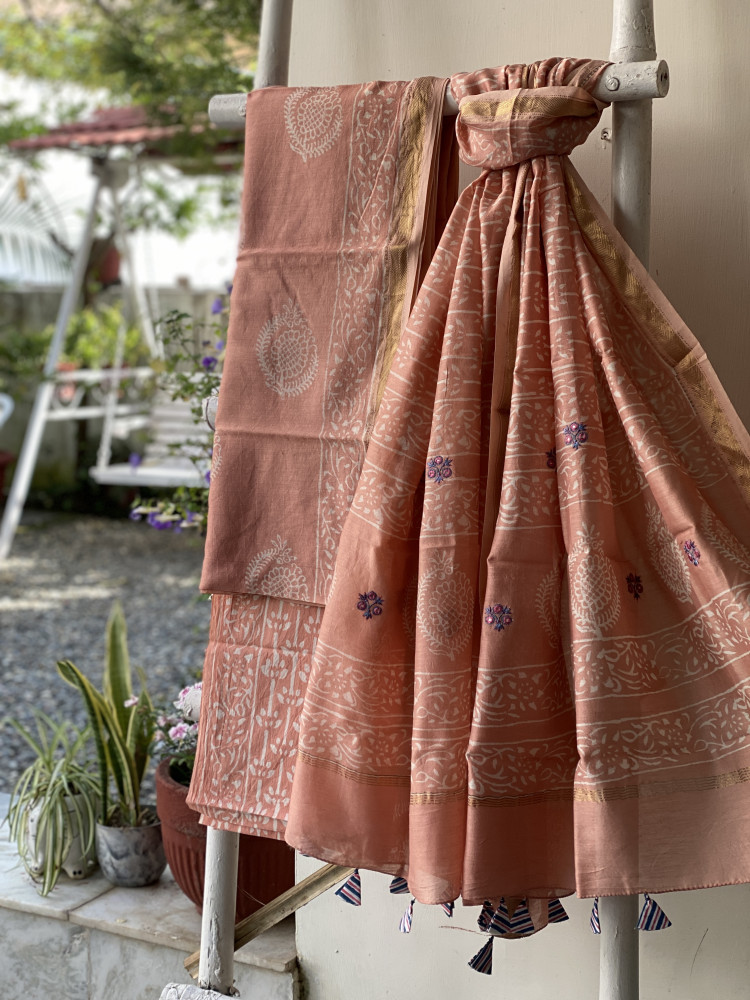 Image of PEACH CHANDERI COTTON BLOCK PRINT EMBROIDERED DUPATTA SET
