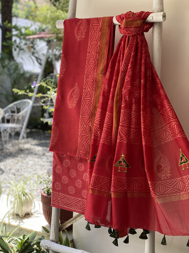 Image of RED CHANDERI COTTON BLOCK PRINT EMBROIDERED DUPATTA SET