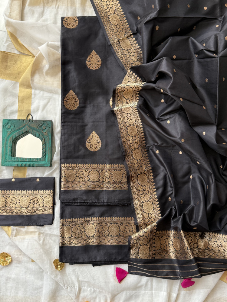 Image of BLACK ZARI WOVEN BANARSI SILK SUIT SET