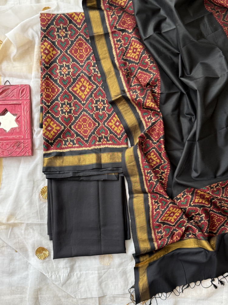 Image of BLACK POCHAMPALLI IKKAT PURE SILK dupatta Set