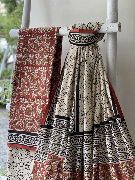 MAROON-BEIGE HAND BLOCK PRINT MUL COTTON DUPATTA SET