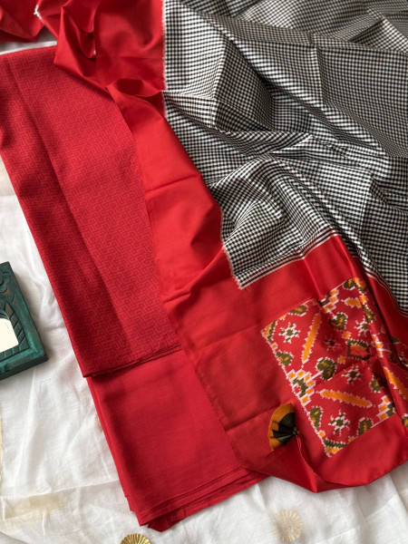RED-BLACK & WHITE POCHAMPALLI IKKAT PURE SILK dupatta Set