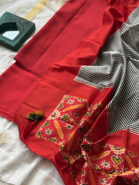 RED-BLACK & WHITE POCHAMPALLI IKKAT PURE SILK dupatta Set
