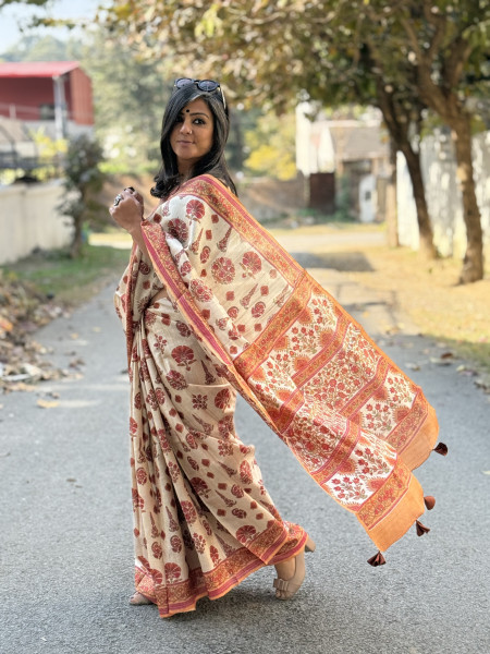 OFF WHITE-RED BLOCK PRINT TUSSAR SILK SARI